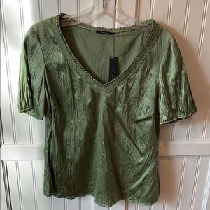 Tahari silk blouse in sage green. Size M - NWT!